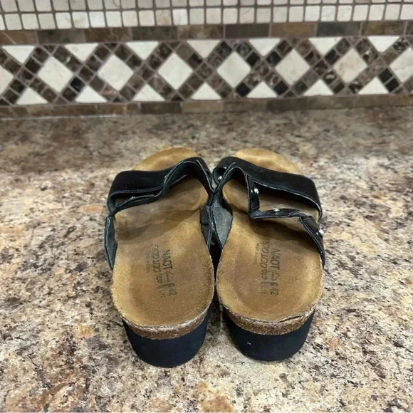 Naot Ashley Elegant Black Leather Studded Slip On Sandals Size EU 42 US 11 - Picture 2 of 7